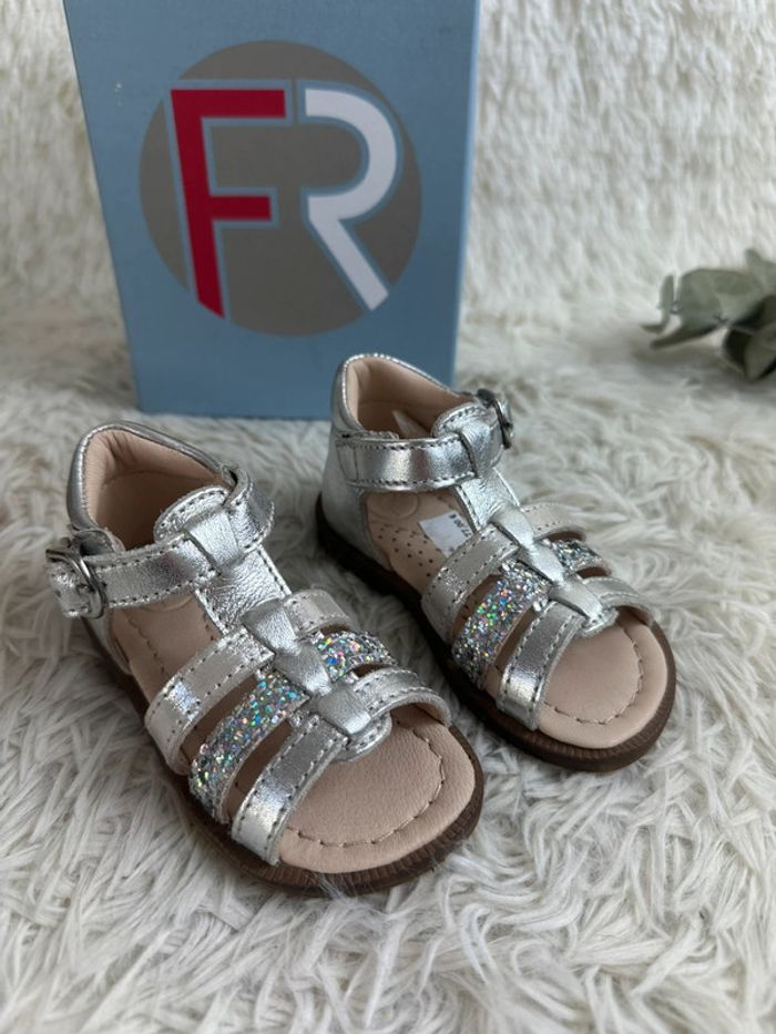 Paire de sandales Franco Romagnoli taille 21 - photo numéro 2