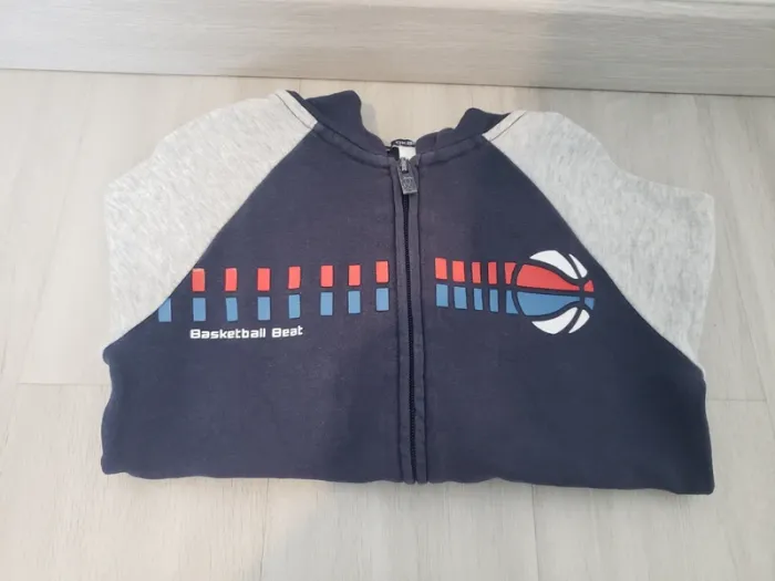 Sweat à capuche garçon okaïdi 8 ans