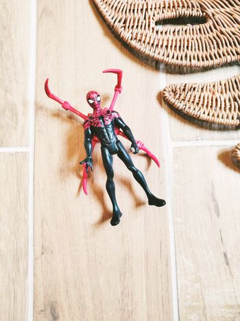 🦟 Spider-man figurine Avengers marvel Superior année 2018 marque Hasbro