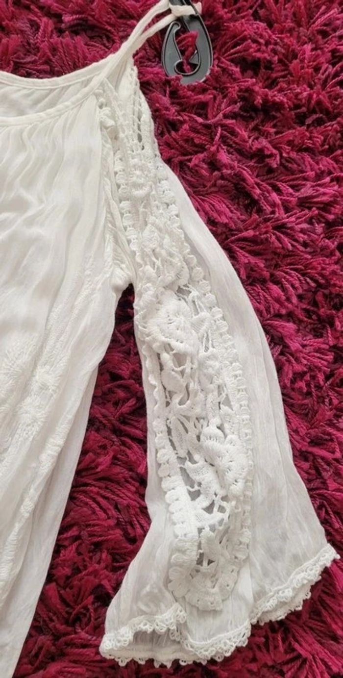 Haut avec épaules dénudées - photo numéro 4