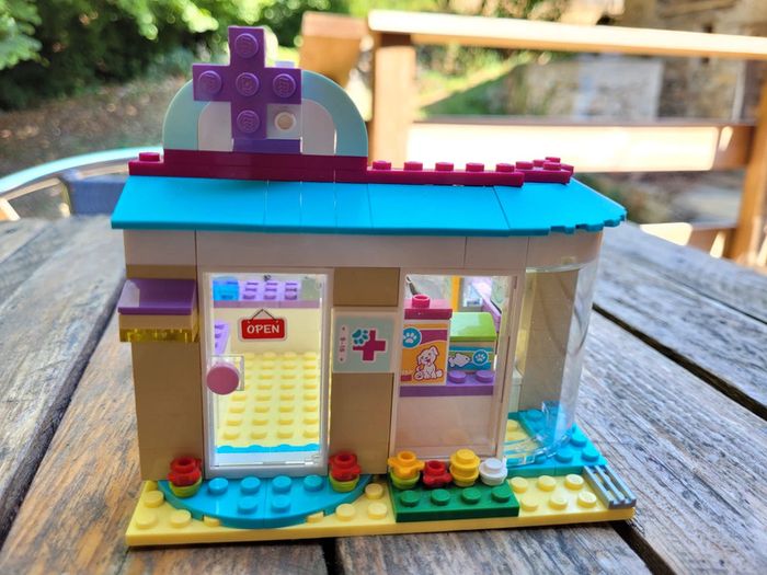 Lego friends 41085 et 41089, La clinique vétérinaire et le petit poulain, complet avec notice - photo numéro 12