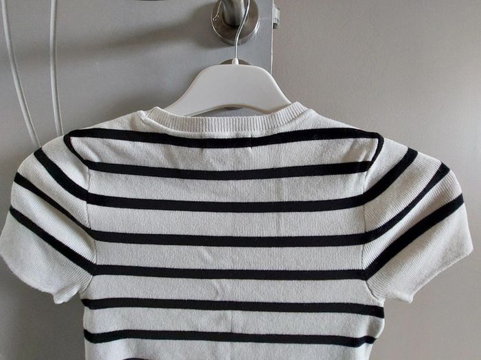 Pull/Tee-shirt cropped - photo numéro 3