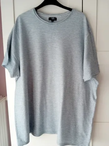 Tee shirt