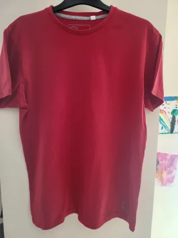 Tee-shirt rouge t.S