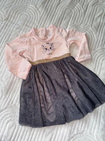 Très jolie robe Disney marie 6 mois