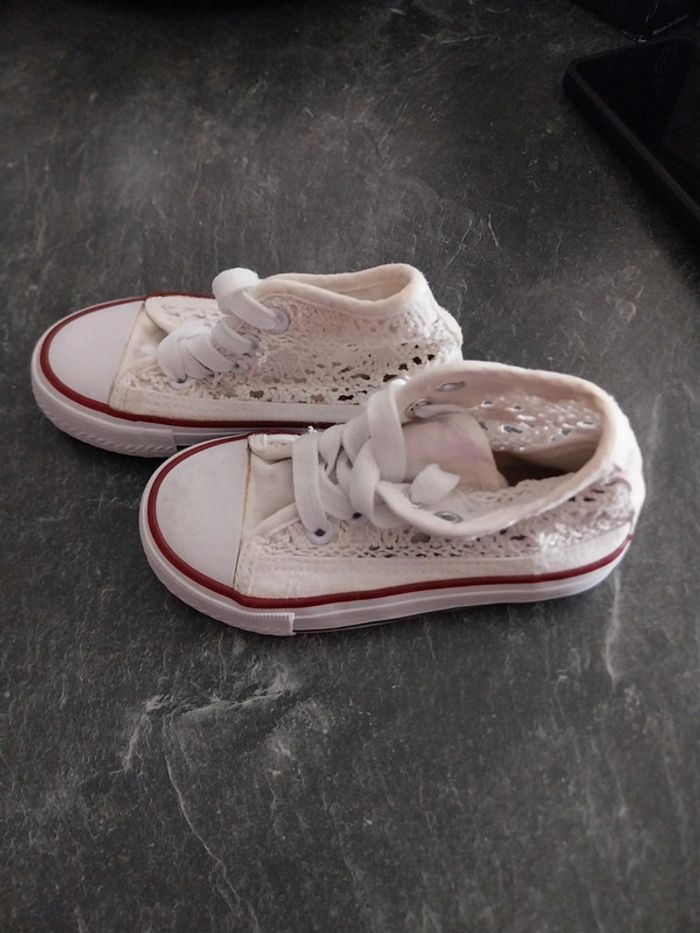 Basket blanche avec dentelle 25 fille - photo numéro 3