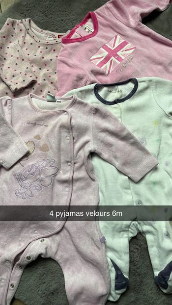 4 pyjamas 6m