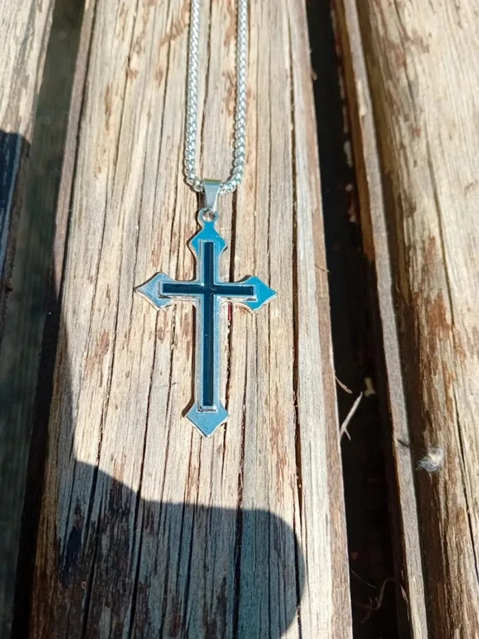Croix gothique avec chaîne 60 cm - photo numéro 3