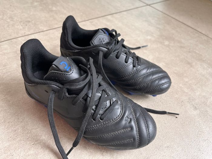 Crampons de foot, pointure 32 - photo numéro 4