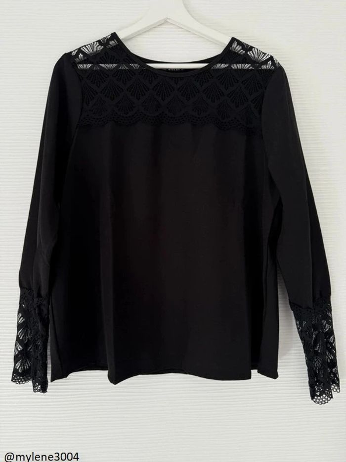 Haut blouse noire élégante uni col rond en dentelle manches longues
