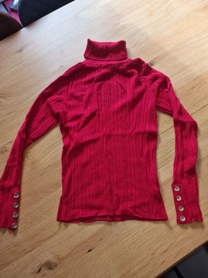 Pull rouge