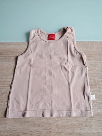 T-shirts sans manche 12mois 18mois