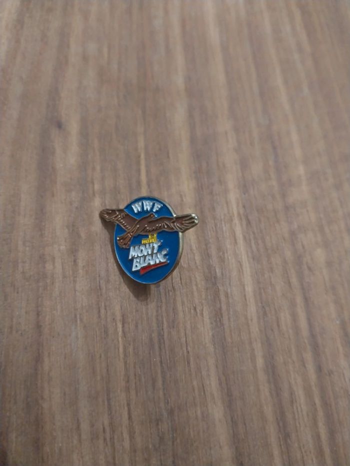 Pin's WWF / Mont Blanc pins ancien vintage - photo numéro 2