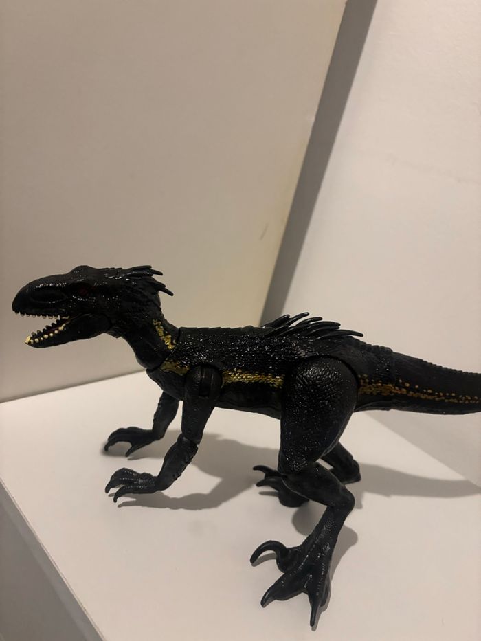 Dinosaure indoraptor jurassic world - photo numéro 4
