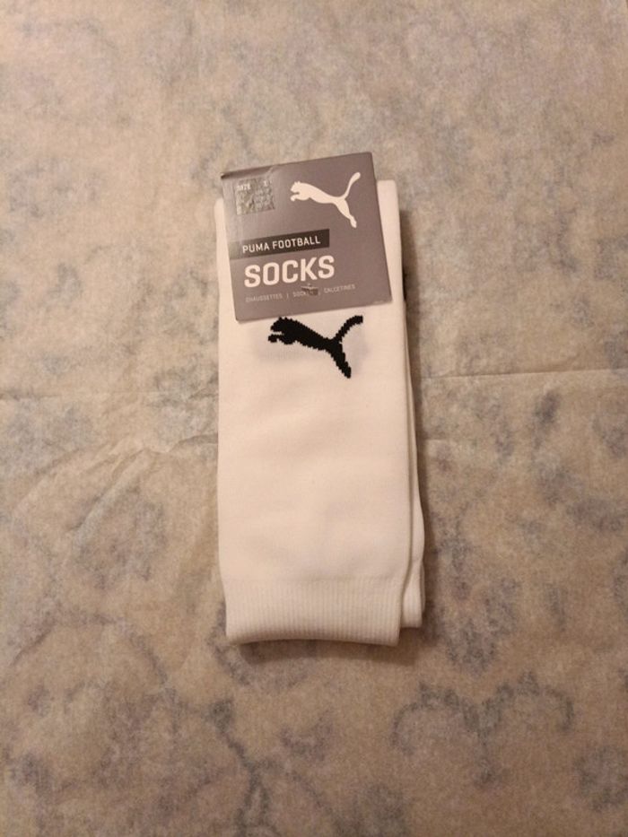 Chaussettes de foot Puma équipe Milan AC taille 31/34 authentique neuf - photo numéro 2