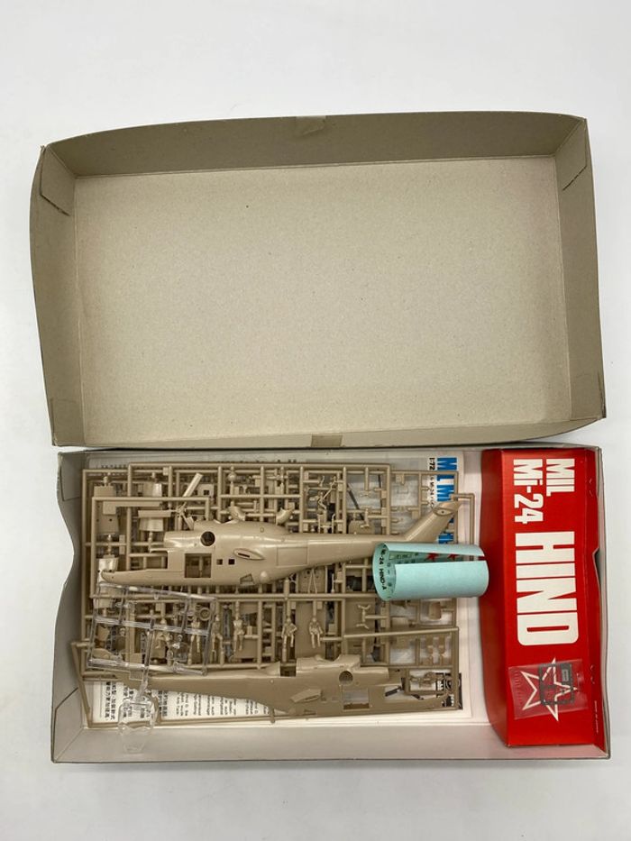 Maquette Hasegawa Hind-A Mil mi-24 - photo numéro 2
