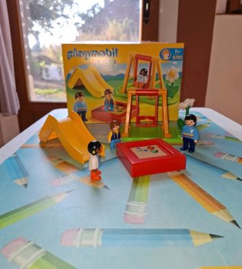 Playmobil 1 2 3 enfant et parc de jeux
