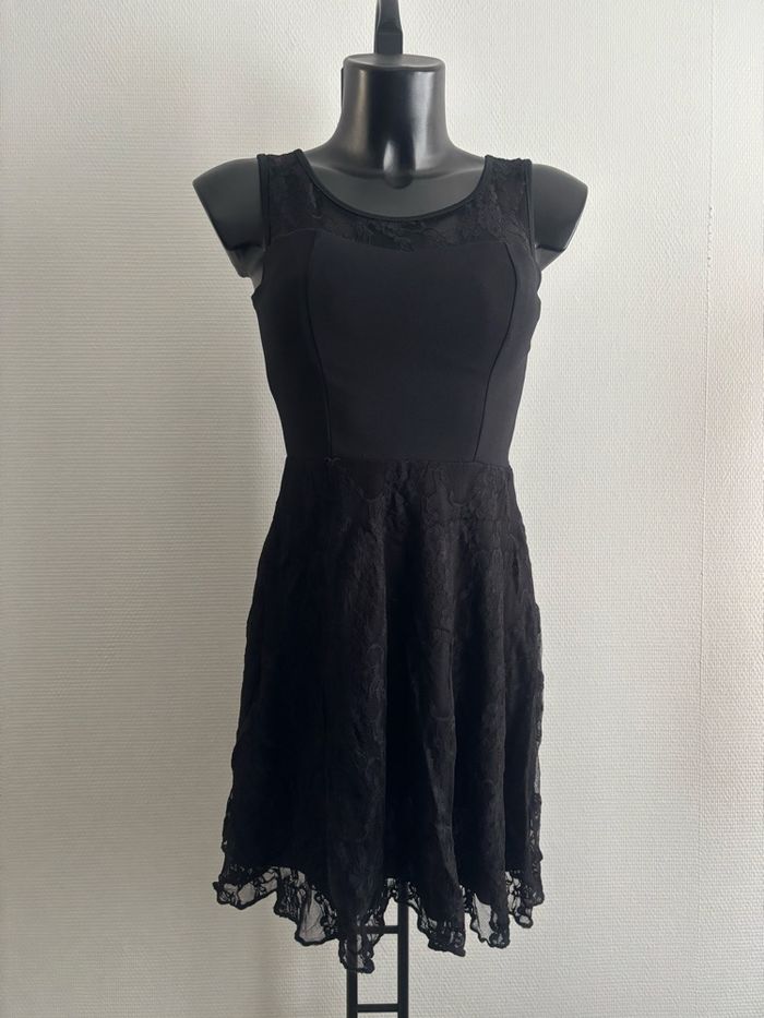 Robe noire dentelle