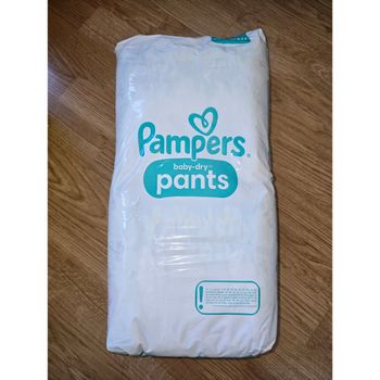 Couches Pampers, taille 3