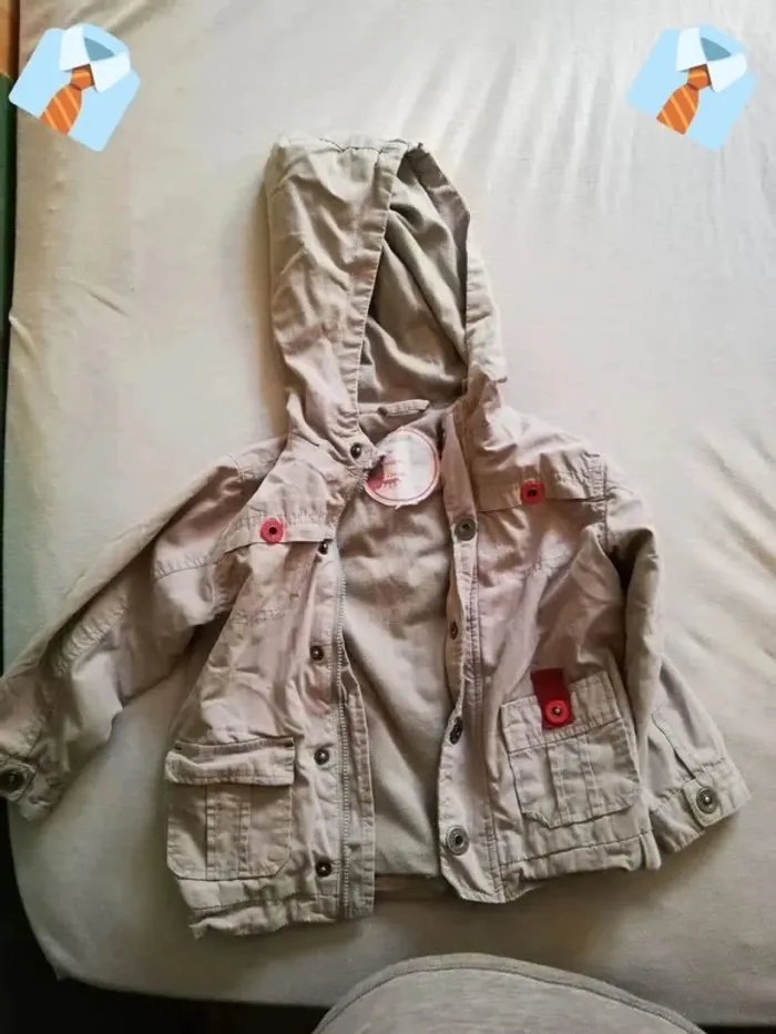 Veste à Capuche Bébé - Idéale pour la Mi-Saison