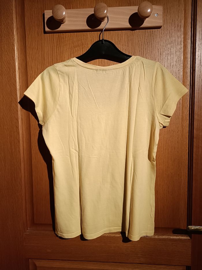 Tee-shirt jaune - photo numéro 3