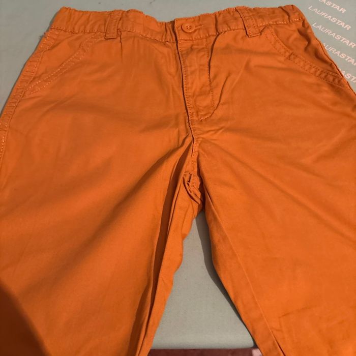 Vends lot de deux shorts de marque Carrefour 6 ans très bon état - photo numéro 2