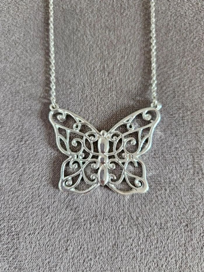 Collier papillon - photo numéro 2