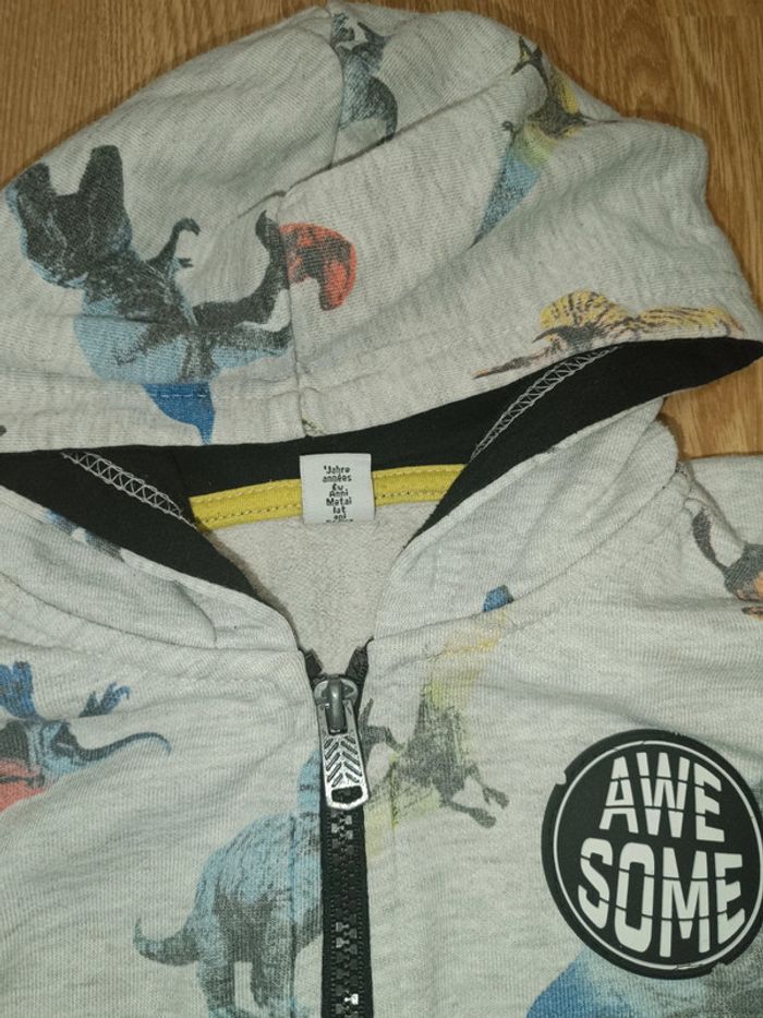 Gilet zippé dinos 6 ans - photo numéro 2