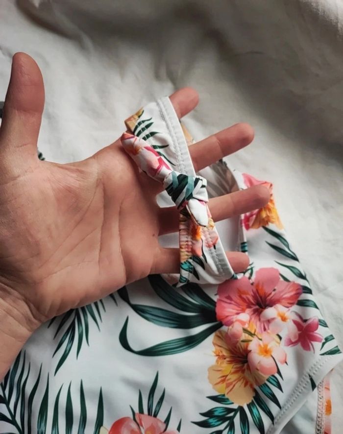 Maillot de bain tropical fleurs ile 4 ans - photo numéro 4