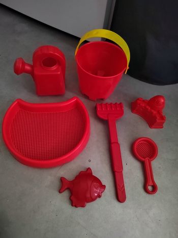 Lot jouets de plage rouges
