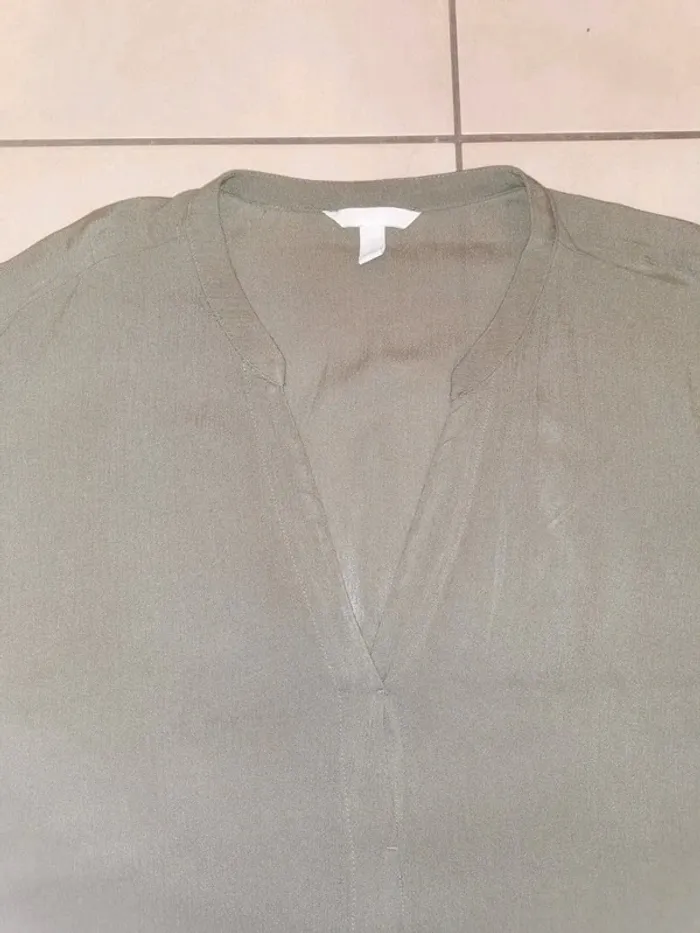 Haut tee-shirt mousseline H&M taille 44 - photo numéro 2