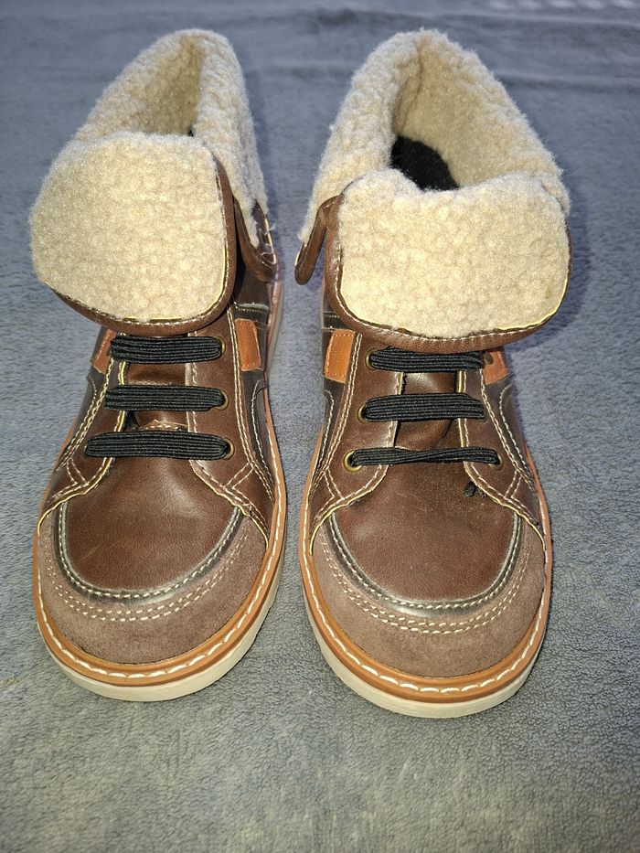 Chaussures montantes fourrées taille 33 NEUF - photo numéro 2