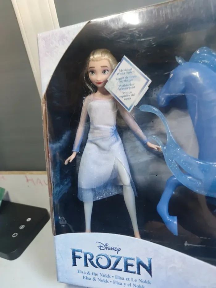 Figurine en boîte Disney Frozen elsa et le Nokk - photo numéro 3