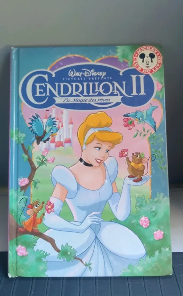 Cendrillon 2 club du livre Mickey disney