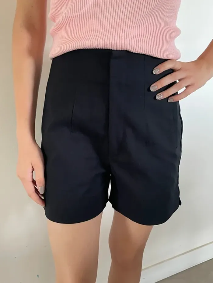 Short noir coupe parfaite 40 Stradivarius