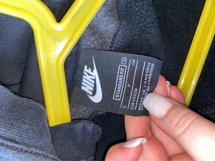 Veste Nike enfant taille 8/9 ans - photo numéro 4