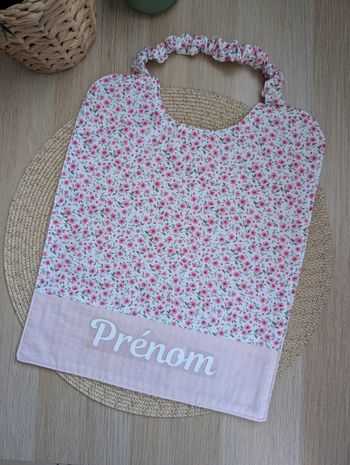 Serviette de cantine fleurie rose