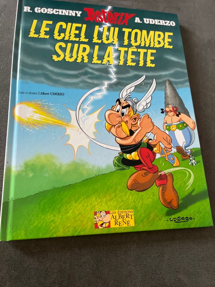 Bd Astérix tome 33 le ciel lui tombe sur la tête - photo numéro 1