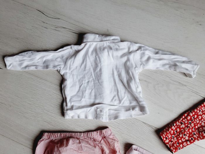 Lot 3 leggings, un gilet et un short culotte 6 mois - photo numéro 10
