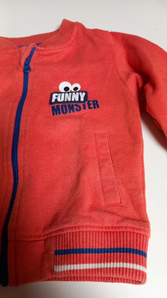 Veste orange. 12 mois - photo numéro 2