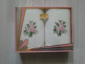 Sublimes mouchoirs vintage neufs brodés
