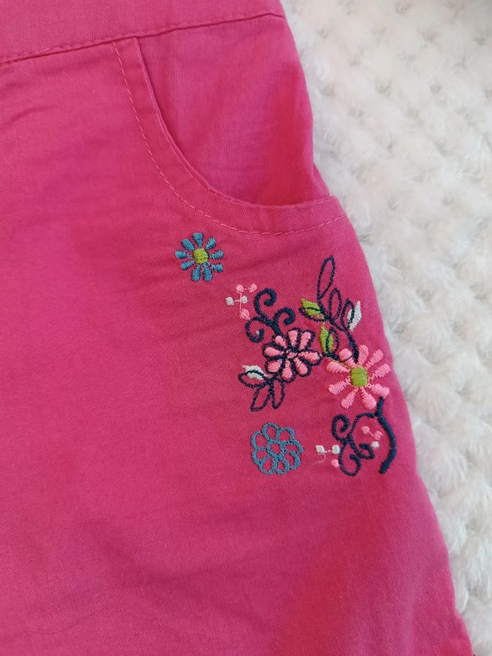 🔸Short Fushia Fleurie Brodé - 24 mois🔸 - photo numéro 2