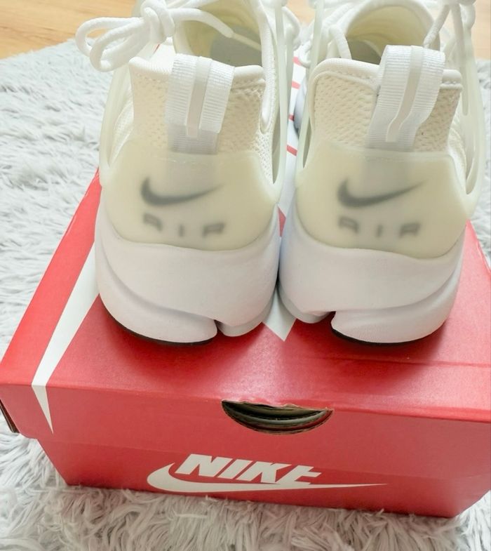 Baskets Nike Air Presto – Taille 39 – blanc cassé – Neuf avec étiquette - photo numéro 8
