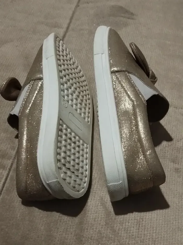 Ballerine dorée pailletée fille pointure 35 - photo numéro 6