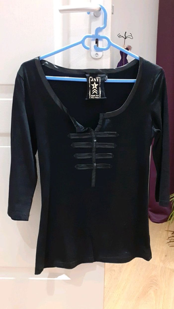 Haut noir