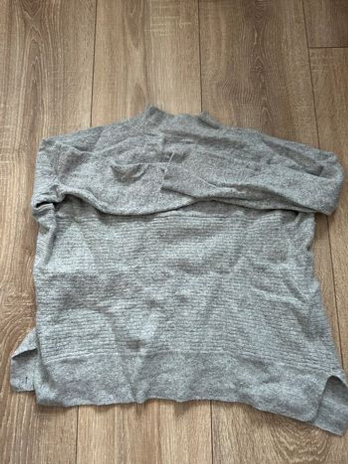 Pull gris - photo numéro 2