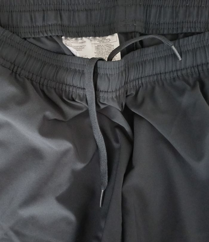 Pantalon présentation Real Madrid 2025 - photo numéro 8