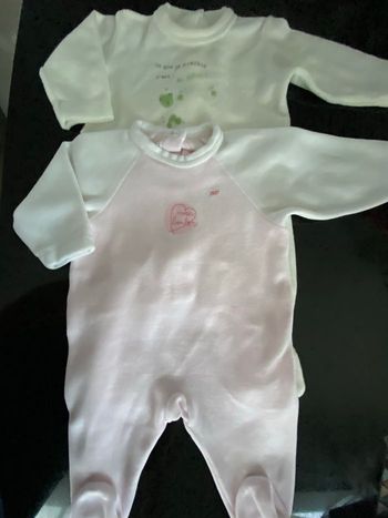 Lots de deux pyjamas neuf