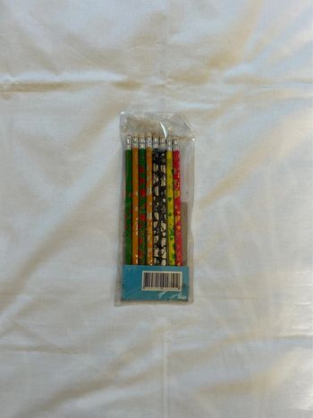 Lot 8 crayons à papier fantaisie cœur