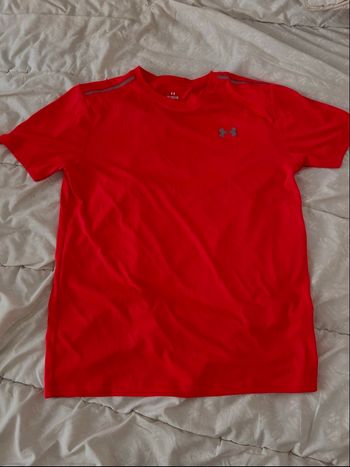 Tee shirt under armour